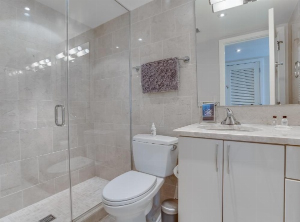 Heaven on Washington Fully Furnished Apartments image 25