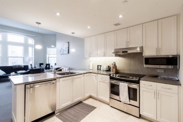 Heaven on Washington Fully Furnished Apartments image 31